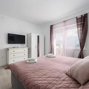 Villa Jolanda, Umag
